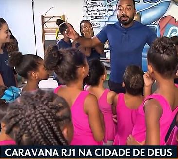Caravana RJ1 na Cidade de Deus.